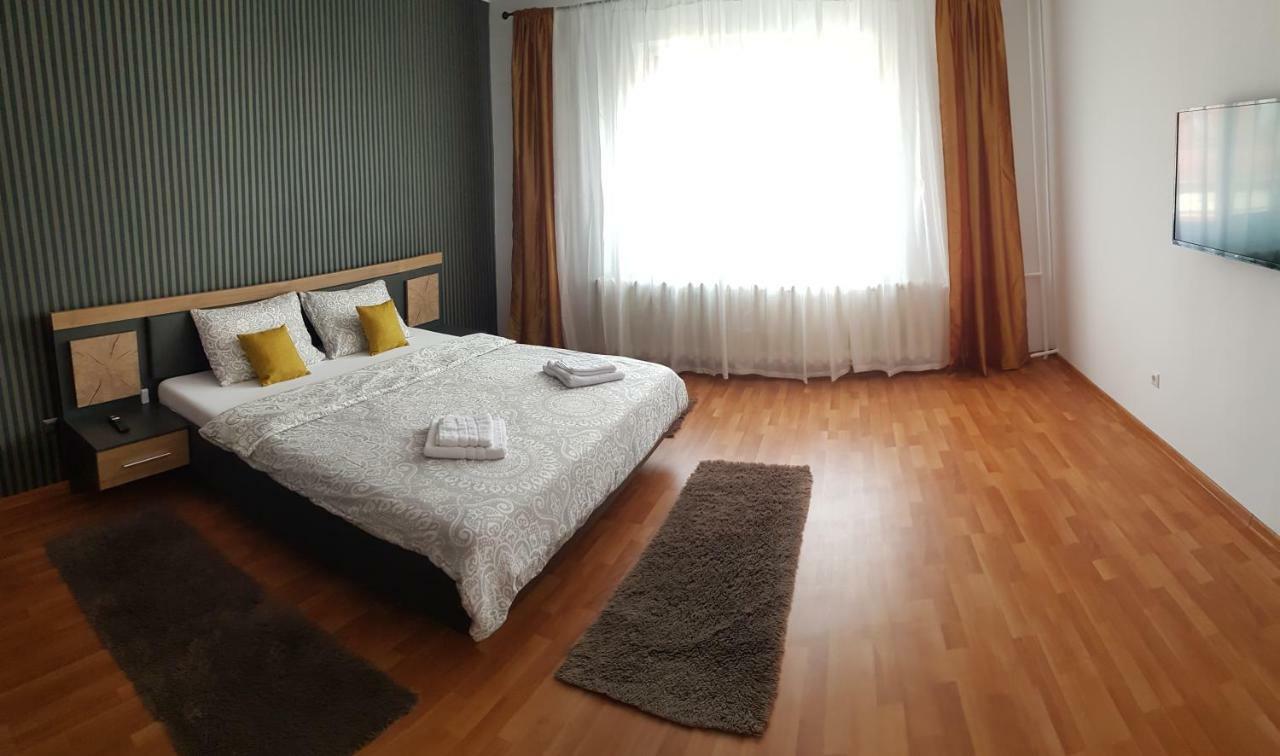 Premium Central Apartment Oradea Exteriör bild