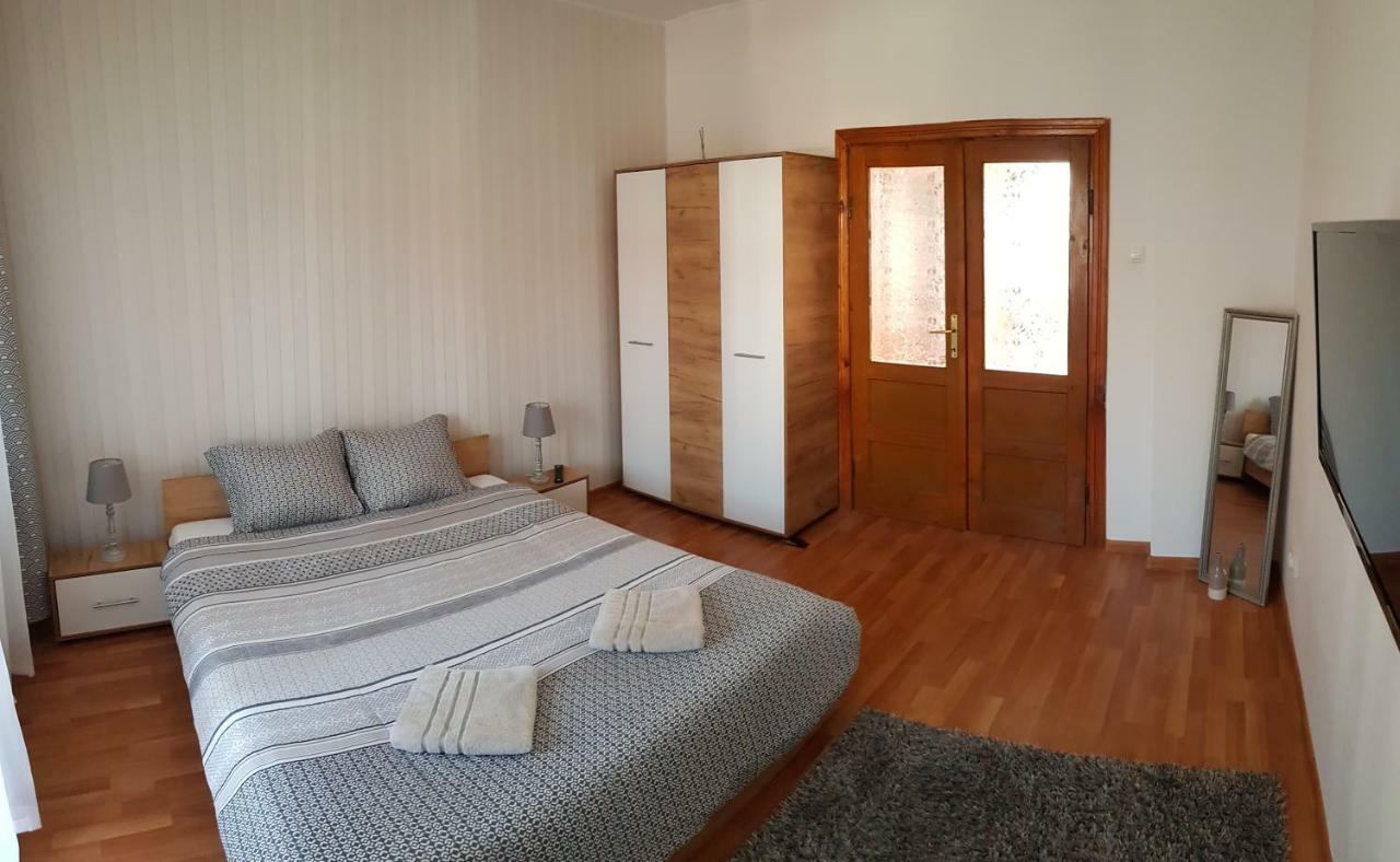 Premium Central Apartment Oradea Exteriör bild